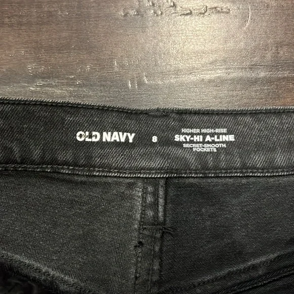Old Navy Ski Hi A-Line Shorts - Picture 2 of 4